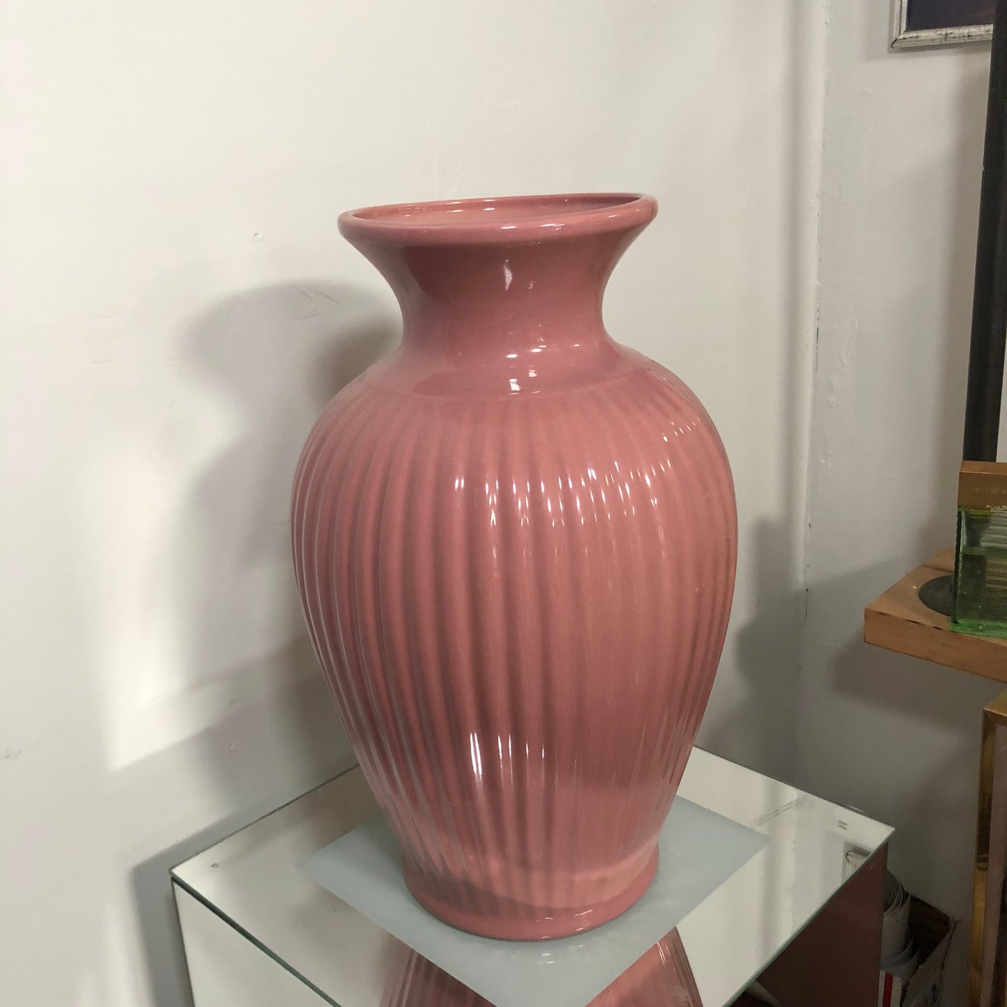 80s ribbed vase