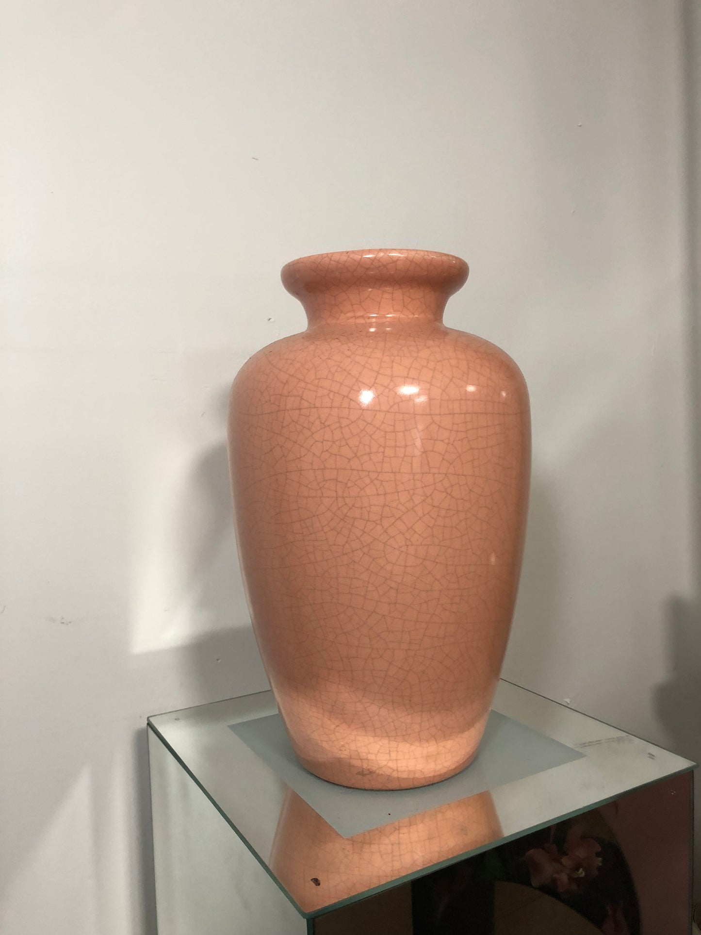 Egg shell finish pastel vase