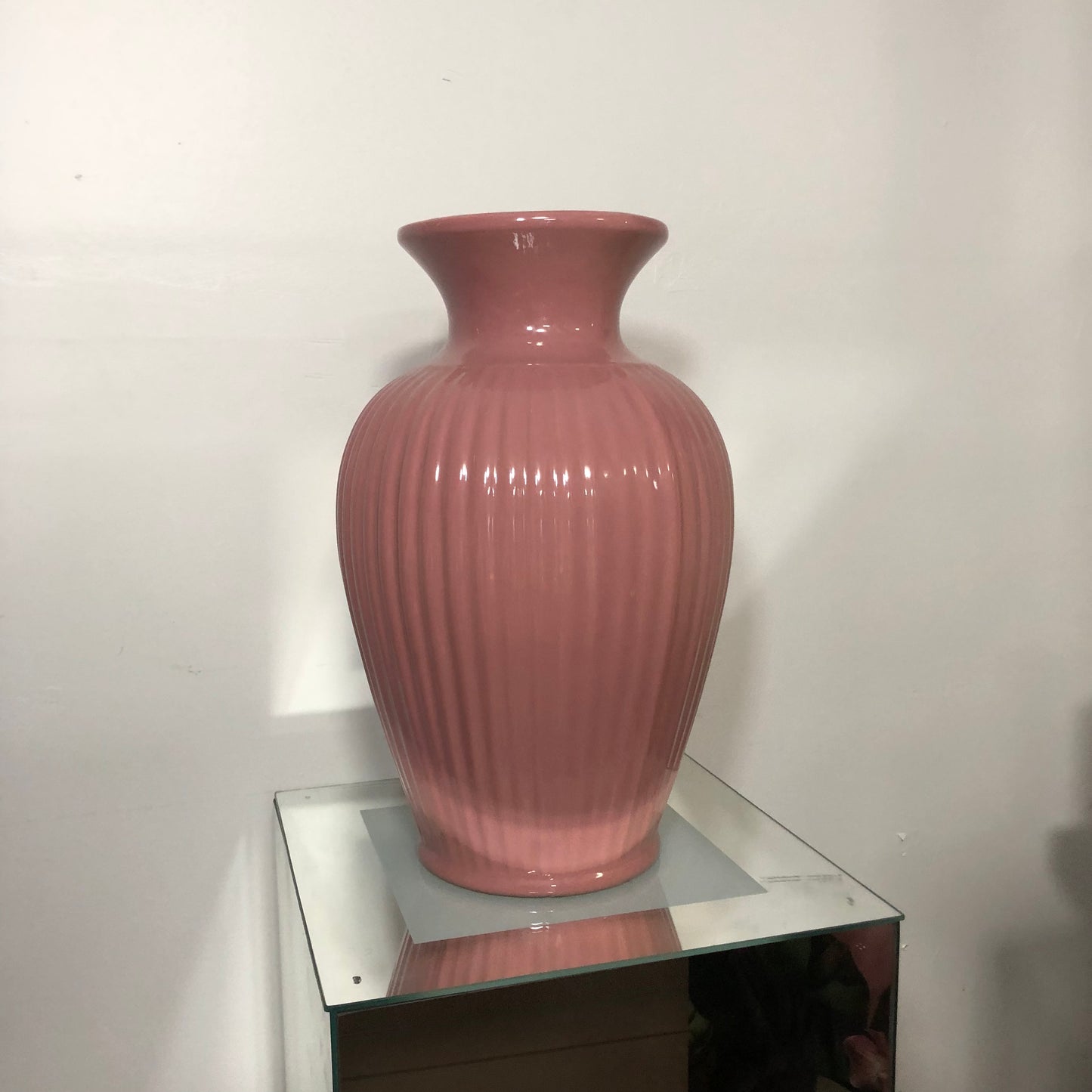 80s ribbed vase