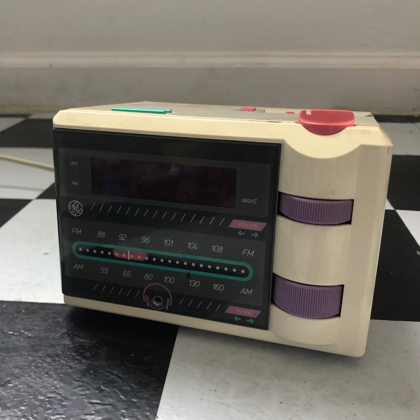 Vintage P’Jammer AM FM clock radio